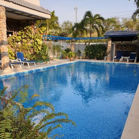 Villa Germania Pattaya Buitenkant foto