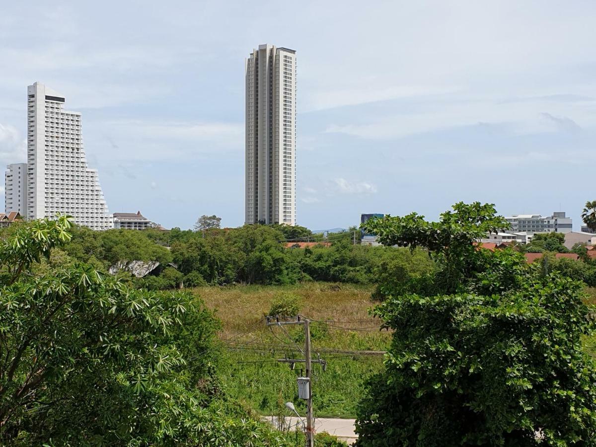 Villa Germania Pattaya Buitenkant foto